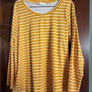 Betsy’s Boutique women’s top